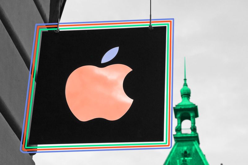 The first logo for Apple featured Sir Isaac Newton.