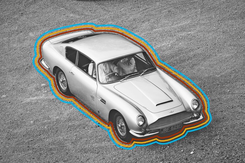 5 Old-School Car Features That Were Shockingly Unsafe