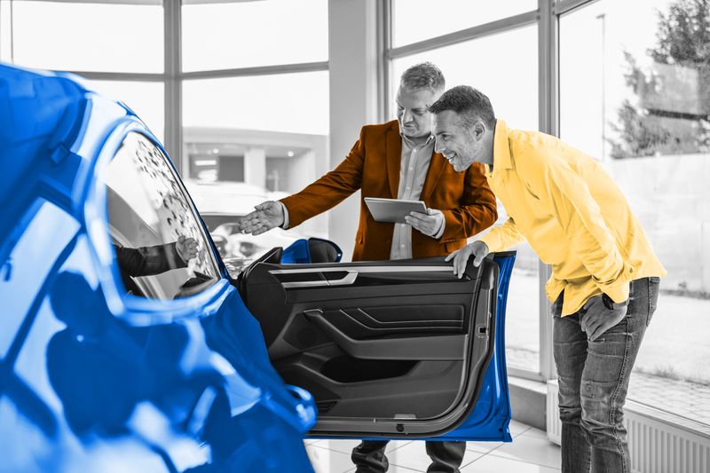 5 Ways Car Dealerships Try To Trick You Into Spending More